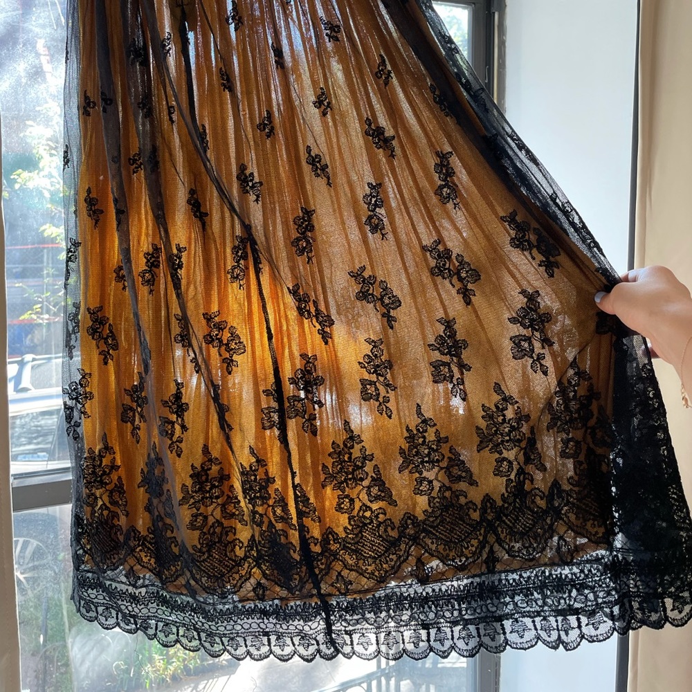 Dolce & Gabbana black lace gold pleated skirt 42